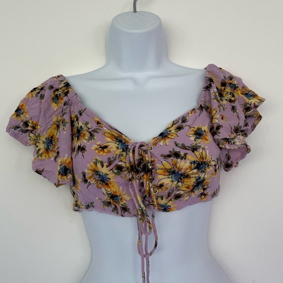 Floral top - Picture 1 of 6